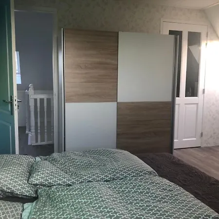 Nancy In Holland Met Eigen Badkamer , Jacuzzi Niet Inclusief , Independent Bathroom Jacuzzi Not Included 住宿加早餐酒店 阿尔滕