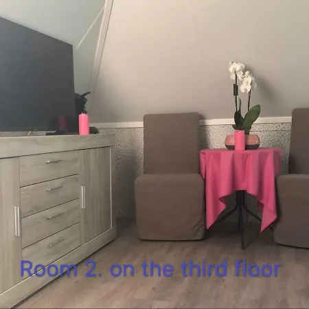 Nancy In Holland Met Eigen Badkamer , Independent Bathroom Frühstückspension *