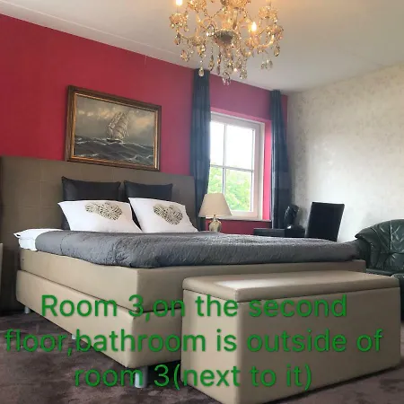 Nancy In Holland Met Eigen Badkamer , Independent Bathroom
