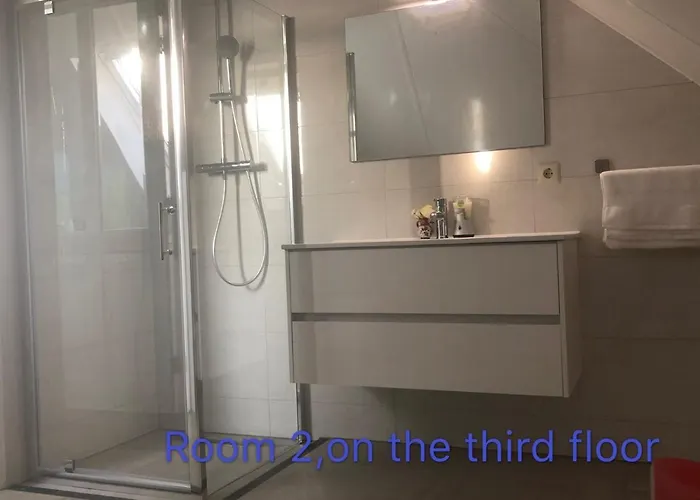 Nancy In Holland Met Eigen Badkamer , Independent Bathroom Aalten