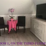 Nancy In Holland Met Eigen Badkamer , Independent Bathroom 3*