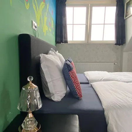 Oda ve Kahvaltı Nancy In Holland Met Eigen Badkamer , Jacuzzi Niet Inclusief , Independent Bathroom Jacuzzi Not Included Aalten