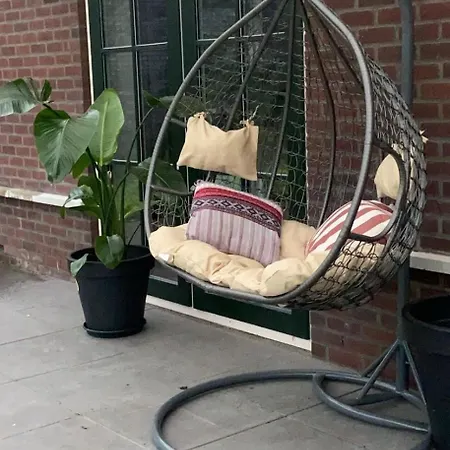 Nancy In Holland Met Eigen Badkamer , Jacuzzi Niet Inclusief , Independent Bathroom Jacuzzi Not Included 3*