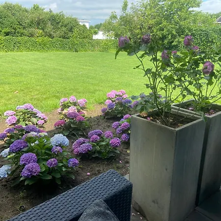 Nancy In Holland Met Eigen Badkamer , Jacuzzi Niet Inclusief , Independent Bathroom Jacuzzi Not Included Oda ve Kahvaltı Aalten