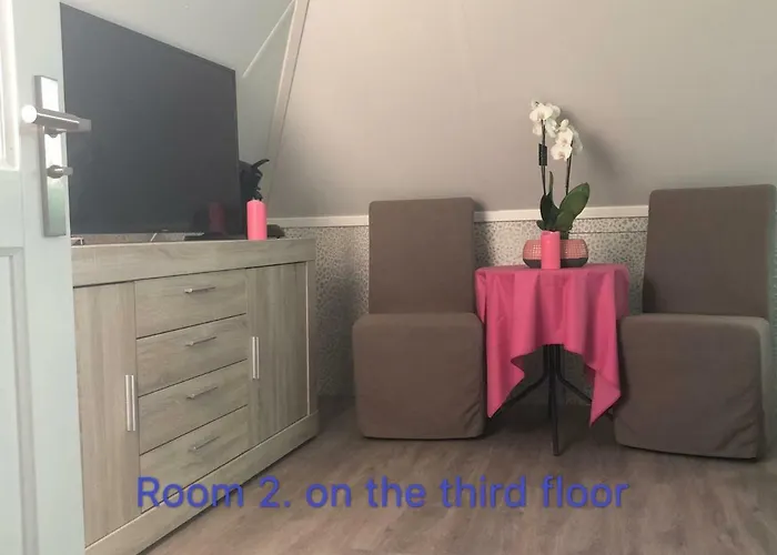 Nancy In Holland Met Eigen Badkamer , Jacuzzi Niet Inclusief , Independent Bathroom Jacuzzi Not Included Oda ve Kahvaltı 3*