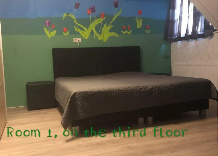 Nancy In Holland Met Eigen Badkamer , Jacuzzi Niet Inclusief , Independent Bathroom Jacuzzi Not Included Отель типа 